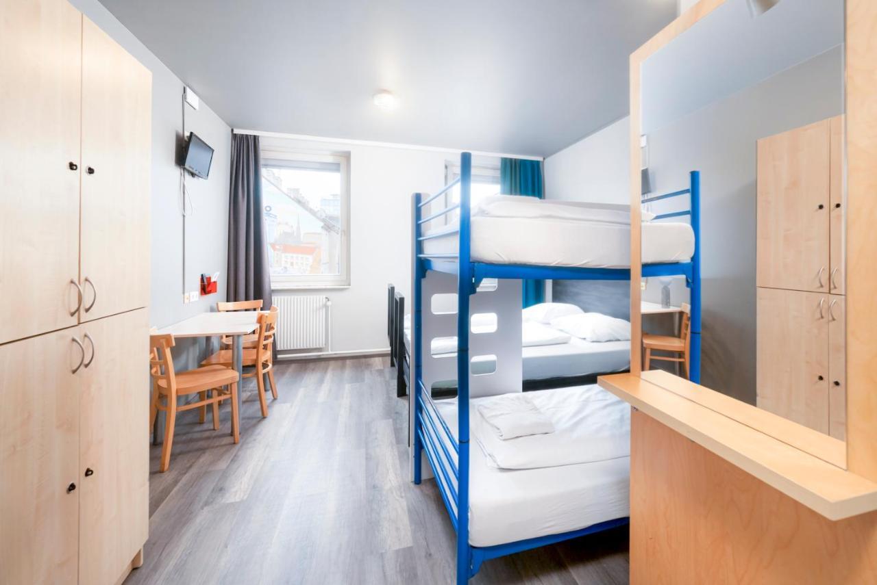 A&o Stadthalle Albergue