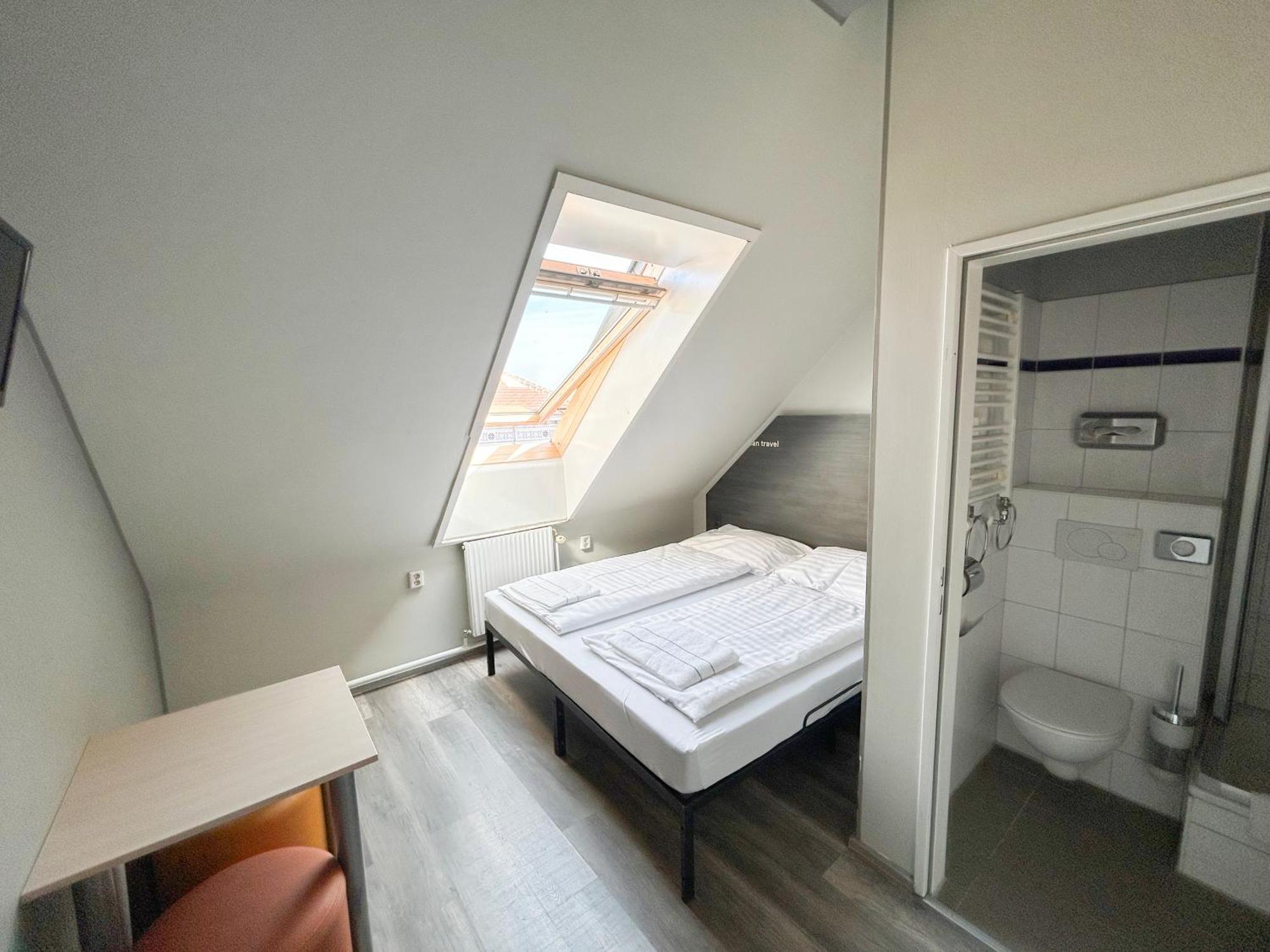 A&o Stadthalle Albergue